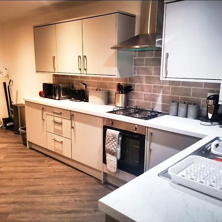 Rotherham - Rawmarsh - Great Customer Feedback - 2 Bed Bungalow - New Build - High End Furnishings - Wheel Chair Accessible - Large Enclosed Garden - Dog Friendly Ngoại thất bức ảnh