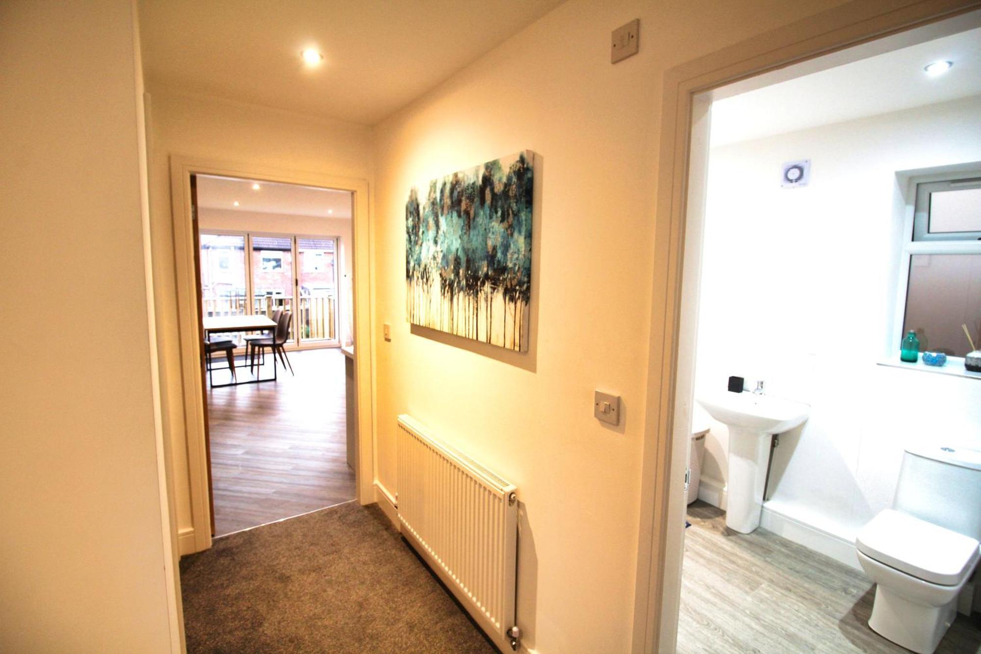 Rotherham - Rawmarsh - Great Customer Feedback - 2 Bed Bungalow - New Build - High End Furnishings - Wheel Chair Accessible - Large Enclosed Garden - Dog Friendly Ngoại thất bức ảnh