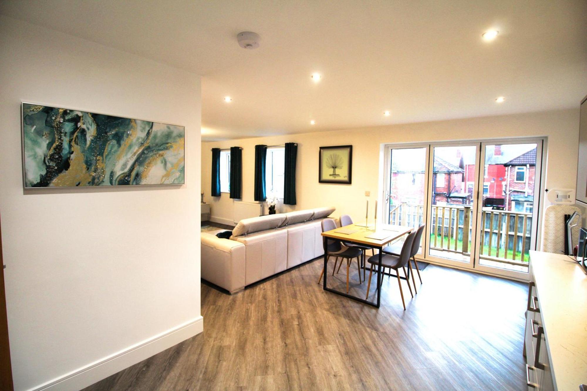 Rotherham - Rawmarsh - Great Customer Feedback - 2 Bed Bungalow - New Build - High End Furnishings - Wheel Chair Accessible - Large Enclosed Garden - Dog Friendly Ngoại thất bức ảnh